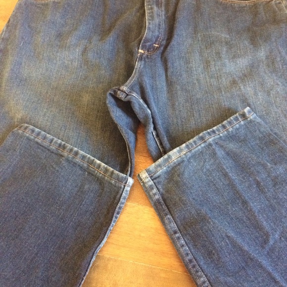 Men’s Authentic relaxed fit medium wash jeans - Picture 5 of 8
